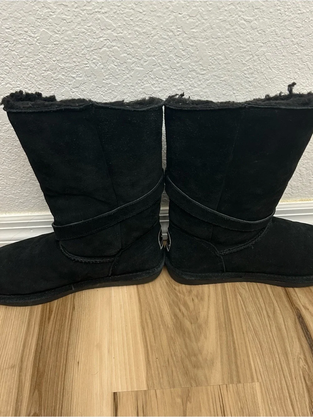 BearPaw Tatum Black Shearling Winter Boots Womens Size 8